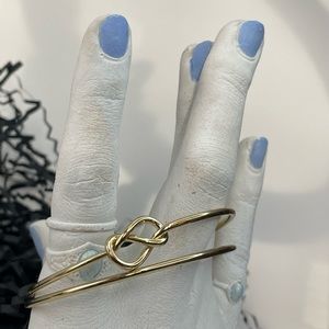 Set of two - Wire bracelets in gold 💫